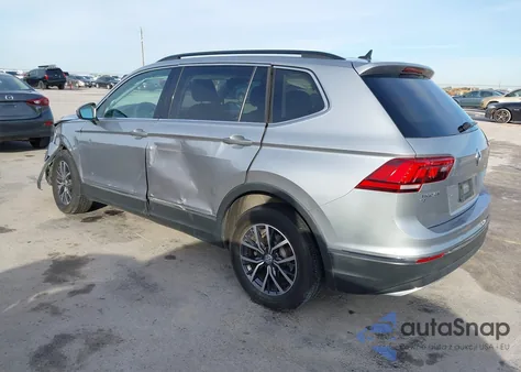 2020 Volkswagen Tiguan 2.0T Se/2.0T Se R-Line Black/2.0T Sel z USA, uszkodzony, nr VIN 3VV2B7AX1LM163475